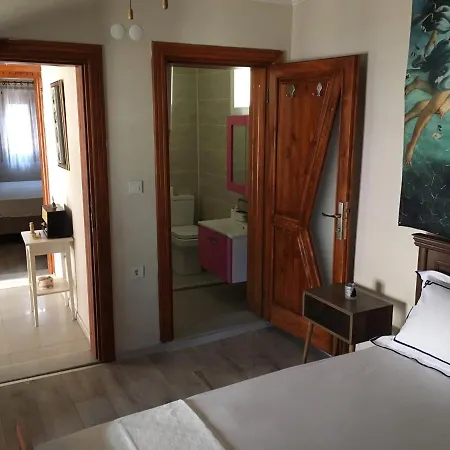 Authentic House With Impressive Castle View Near Ephesus In Selcuk, Izmir Selçuk