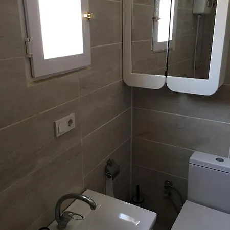 Authentic House With Impressive Castle View Near Ephesus In Selcuk, Izmir